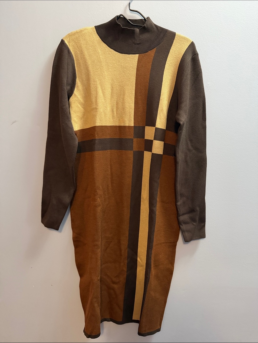 Danny & Nicole Brown and Mustard Geometric Knit Long Sleeve Dress
